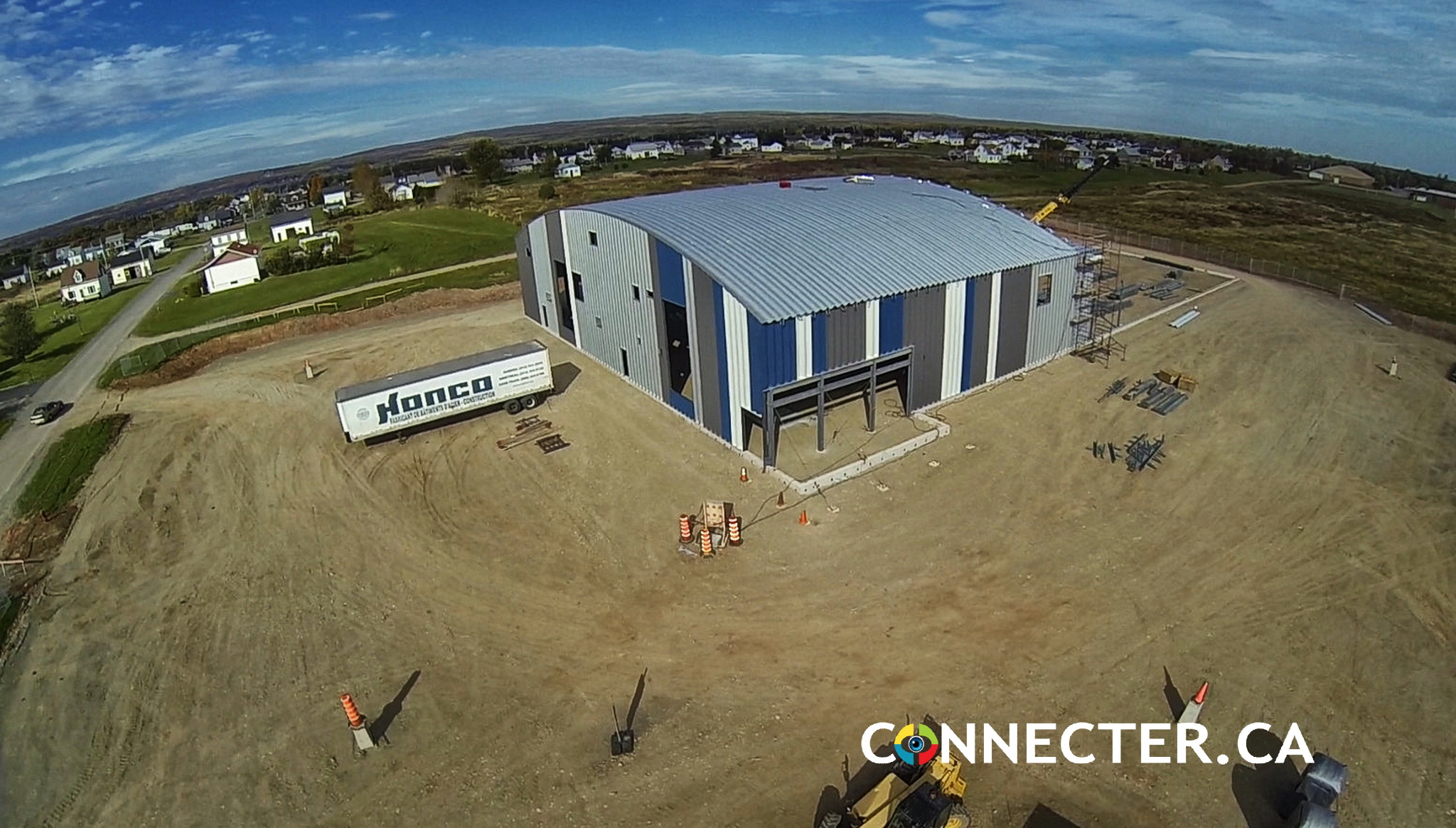 Quelques photos aériennes du nouveau centre récréatif de Paspébiac en construction